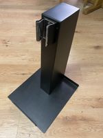 Support porte aspirateur-balai en métal noir