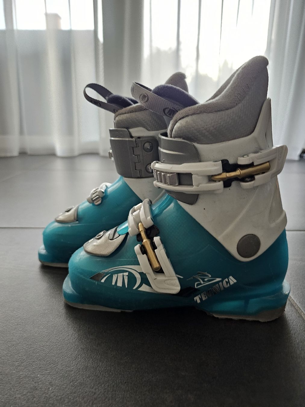 Scarpe per ragazzi: Tecnica Skischuhe, türkis-weiss – Usato da Uznach venduto da 8Cori8