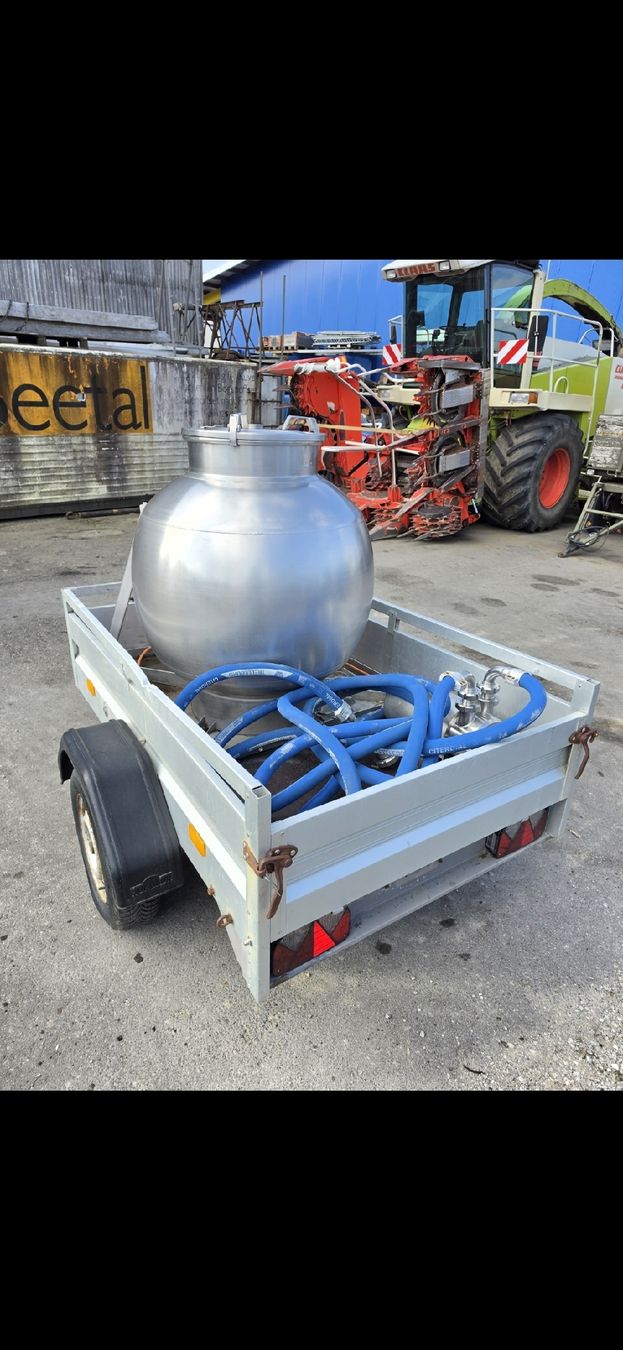 Tecnica di mungitura: Milchtank mit Anhänger und Pumpe  – Usato da Bösingen venduto da lauda-lauda 5