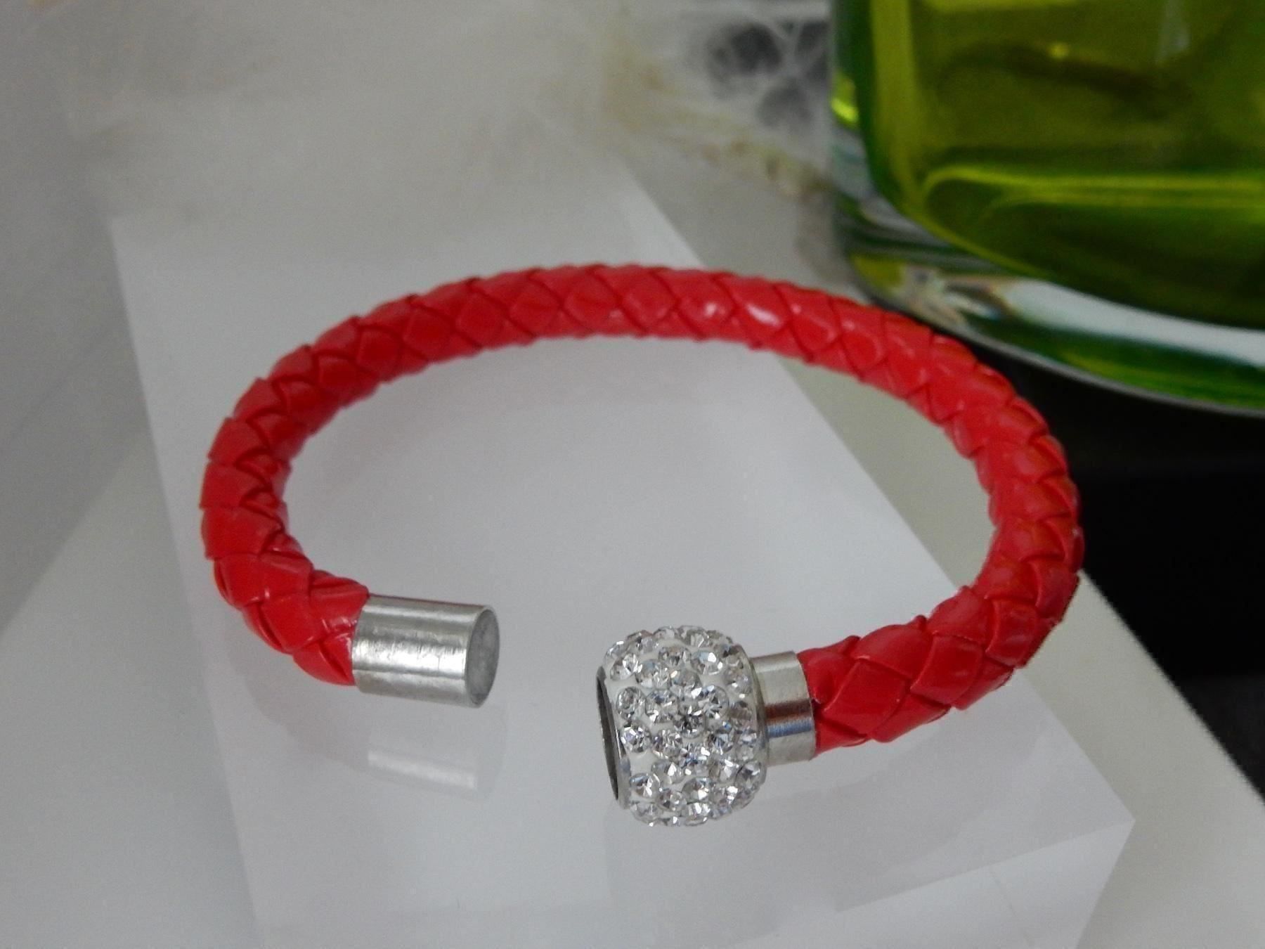 Bracelets: Leder Armband – Neuf avec emballage d'origine à Allschwil par Weyli18 1