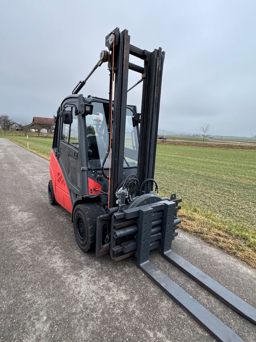 Linde Carrelli elevatori e a forche: Stapler Linde H30d-02 – Usato da Waltalingen venduto da Lkwtec 4