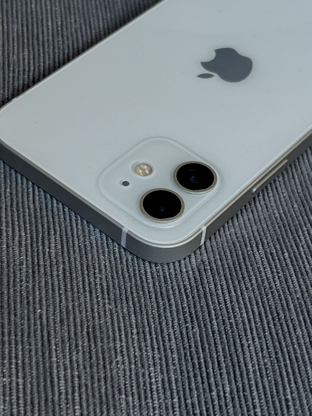 Apple Telefoni cellulari / Smartphones: Apple iPhone 12 weiss 64 GB – Usato da Bern venduto da mattek 4