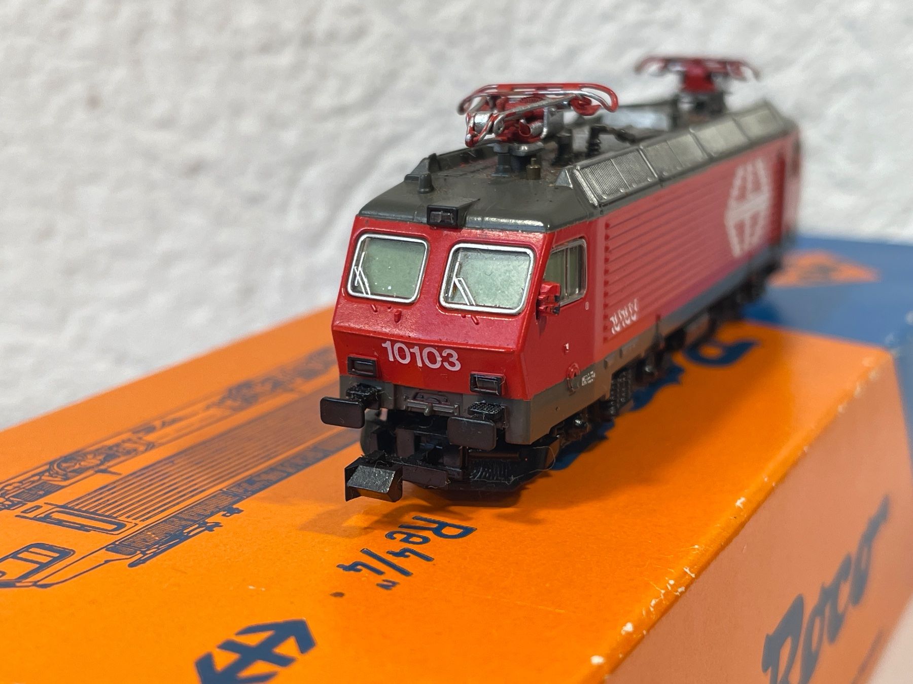 Roco Modellini di ferrovie: Roco 02166 B, SBB Re 4/4 IV 10103 – Usato da Wilderswil venduto da Modellbahn-Shop-Moll 4