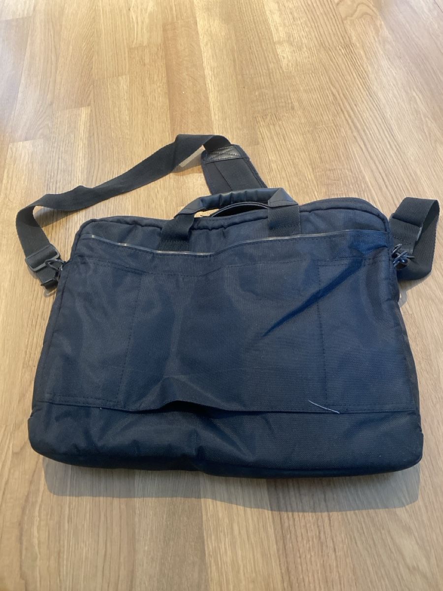 Taschen: ThinkPad Laptop Bag - Used, but in great condition – Gebraucht aus Zürich von ana_m6d2 1