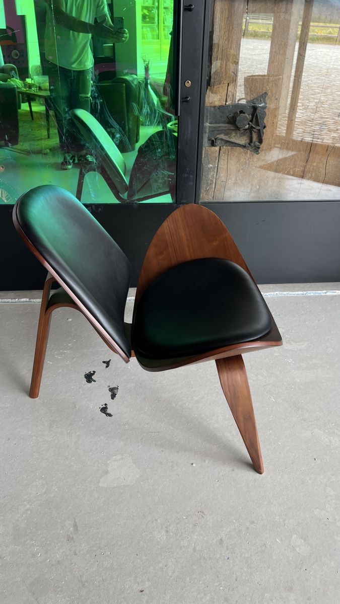 Poltrone: Designer Stuhl, Lounge Chair Shell, Replika – Usato da La Punt Chamues-ch venduto da mhaefu 1