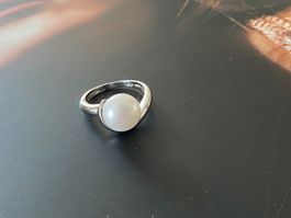 Wunderschöner Ring mit echter Süsswasserperle – neuwertig