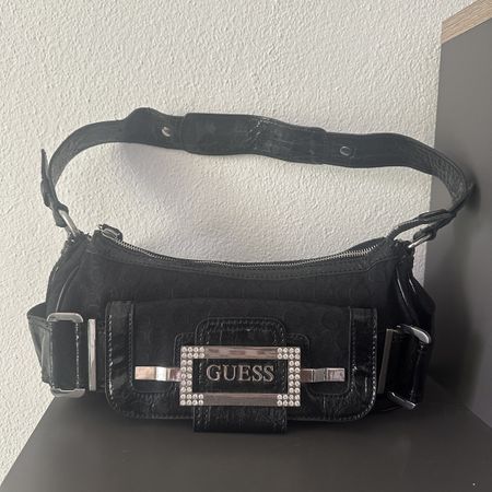 ICONIC BLACK GUESS Y2K STRASS SHOULDER BAG