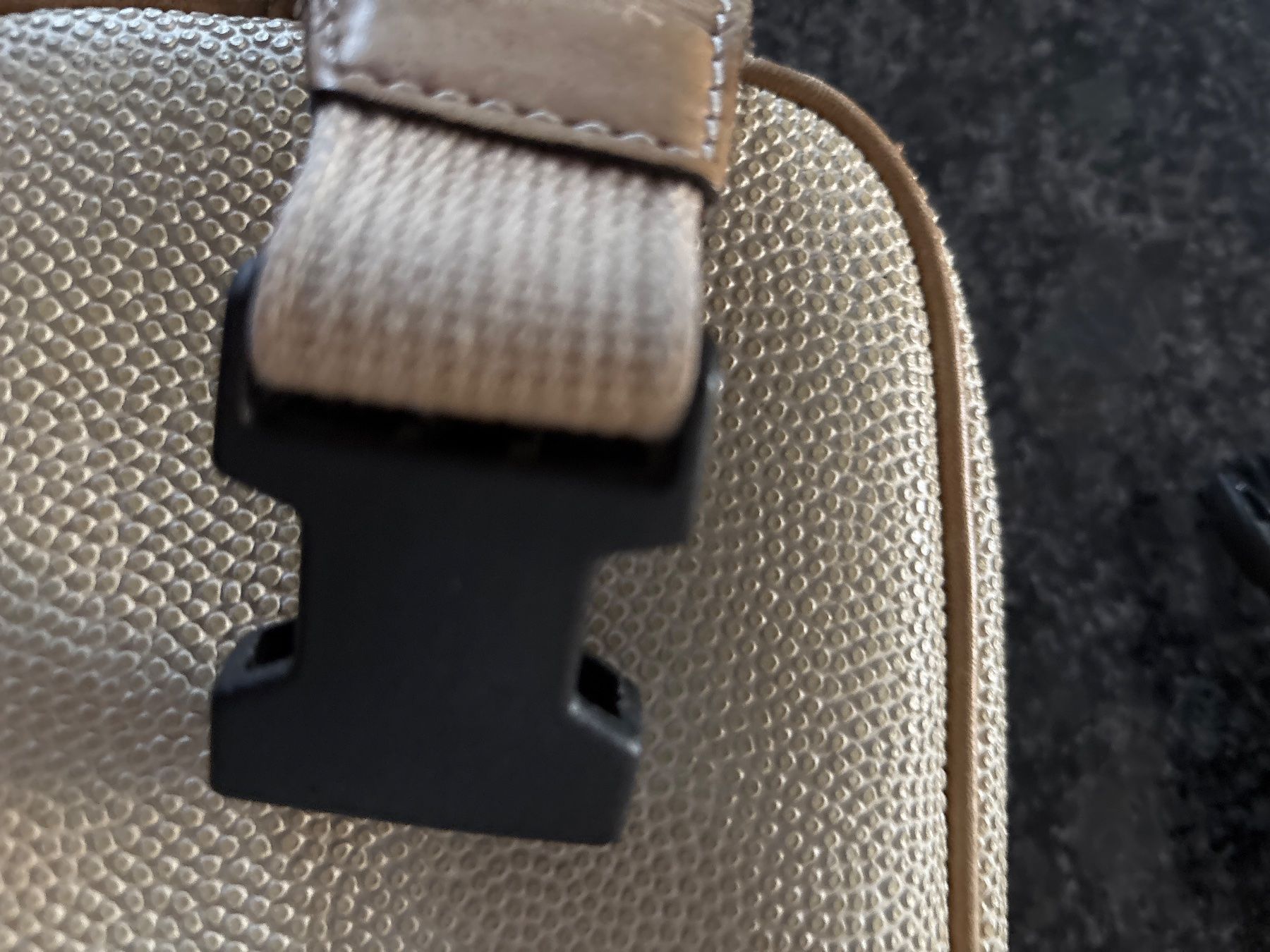 Taschen für Damen: Petit sac de taille Castelbajac occasion – Gebraucht aus Murten von Louis1954 5