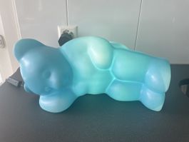 Lumibär blau liegend Flötotto Gummibär Lampe