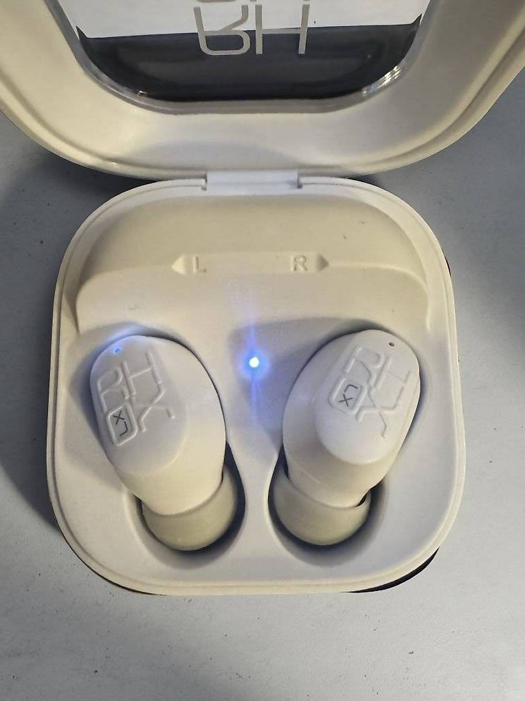 Cuffie: Veho True Wireless In-Ear Kopfhörer mit Ladecase – Nuovo e nell'imballaggio originale da Zürich venduto da carmen_kandey_Insta