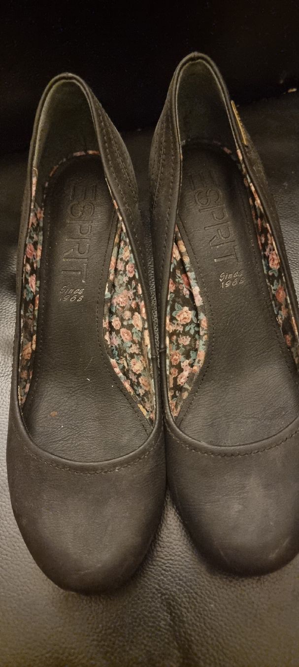 Esprit Damenschuhe: Schwarze Esprit Pumps Gr. 38 – Gebraucht aus Rupperswil von greenangel4 1