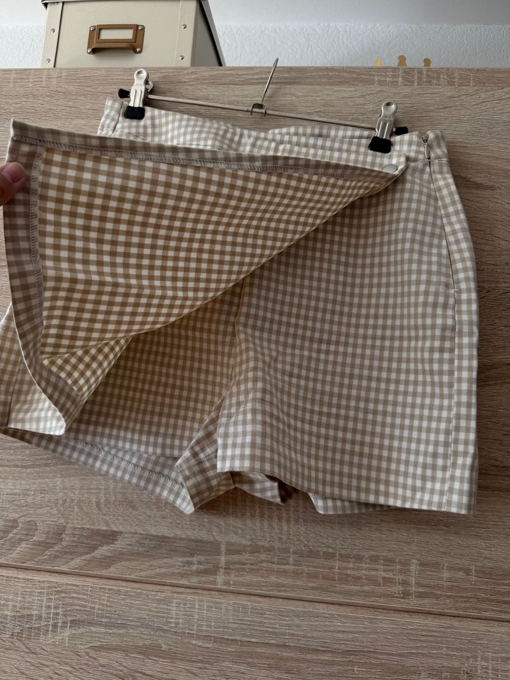 Tally Weijl Röcke: Jupe short beige à carreaux – Gebraucht aus Montreux von Izapechee 1