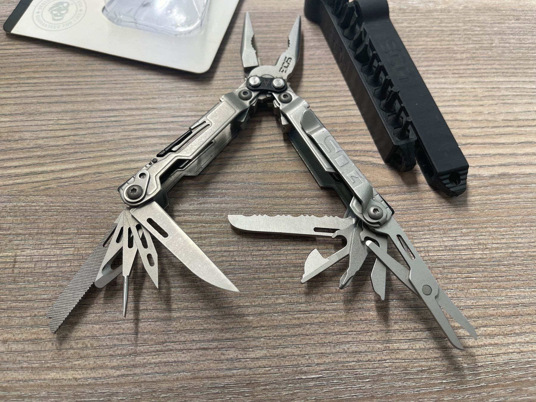 Tutti gli attrezzi: SOG Power Pint Mini Multitool + Bit-Set Neu! – Nuovo (secondo la descrizione) da Aesch BL venduto da CollectorsBest 5