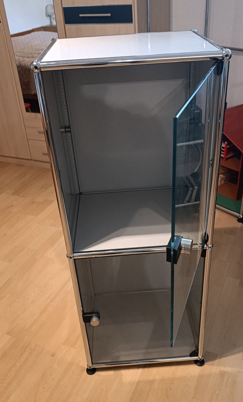 Scaffali: USM GLAS REGAL  – Nuovo (secondo la descrizione) da Kloten venduto da pitagora101