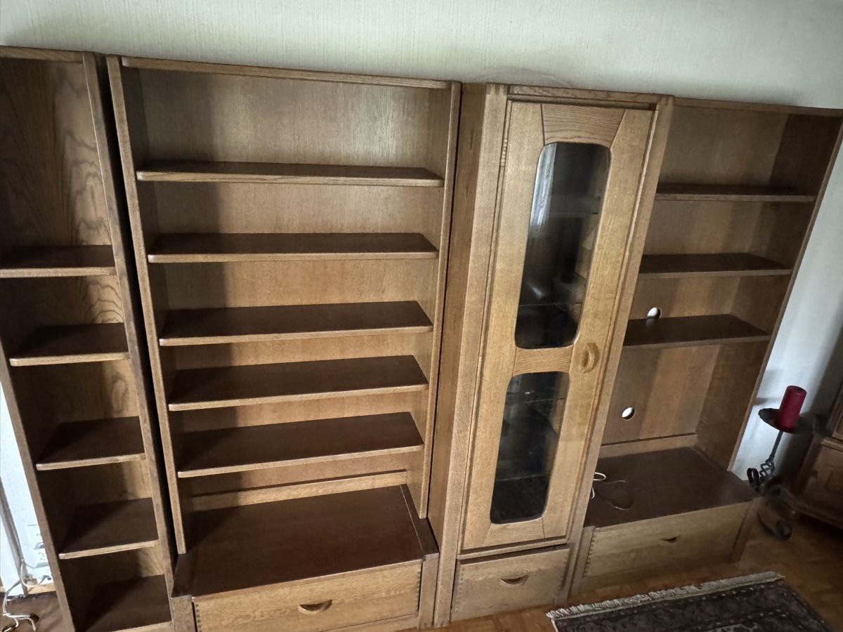 Articoli in legno: Massive Wohnwand / Bücherregal aus Eiche  – Usato da Bäretswil venduto da moi_75yh 2