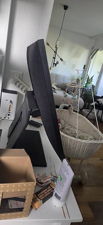 Monitor: Razer 32 Zoll Gaming Bildschirm – Usato da Kriens venduto da jos_6drn 1