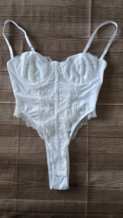 💞 Spitzen-Body - M - Korsett-Lingerie