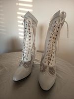 Damen Deko Schnuerstiefel weiss Spitze gebraucht, 30cm hoch 