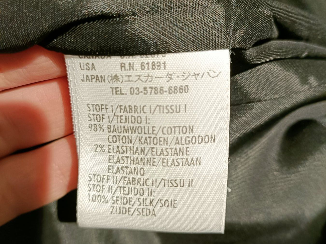 Escada Giacche: Escada Samtjacke mit Schleife, Schwarz GR.44 – Usato da Zollikofen venduto da Proseco 7