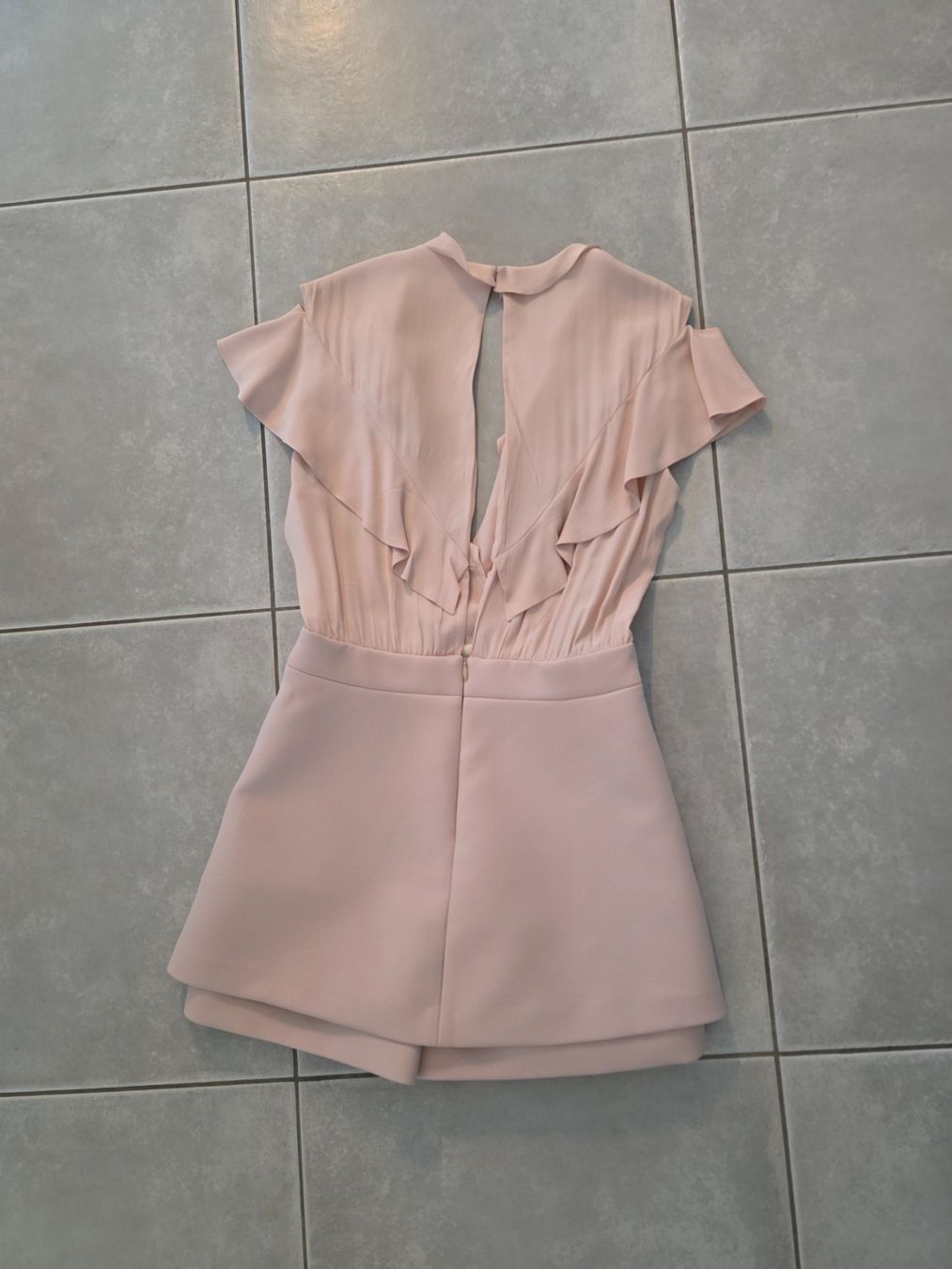 Maje Tute: Combinaison short rose poudré Maje - Taille 36 – Nuovo (secondo la descrizione) da Vallamand venduto da joa_6v5n 1
