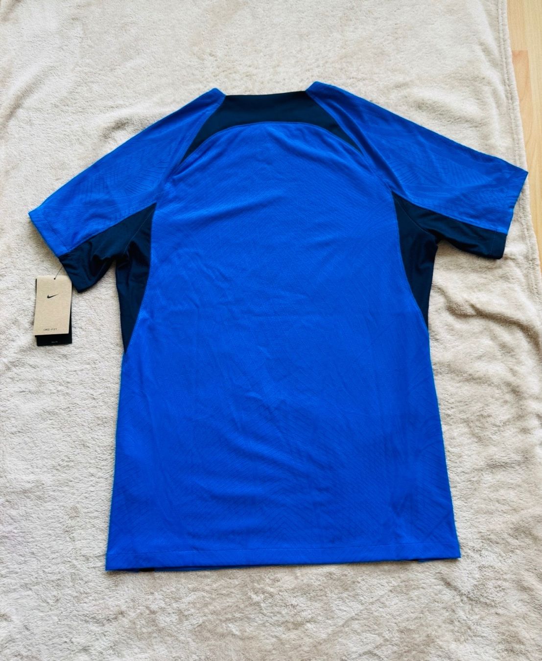 Nike T-Shirts: Nike Performance – Neu und originalverpackt aus Oftringen von bmw_b8bm 1