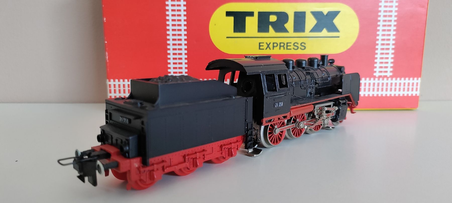 Trix Modellini di ferrovie: TRIX-EXPRESS-H0-Dampflok "2202" | Baureihe "24" | "DB" – Usato da Boswil venduto da MAF_952 3