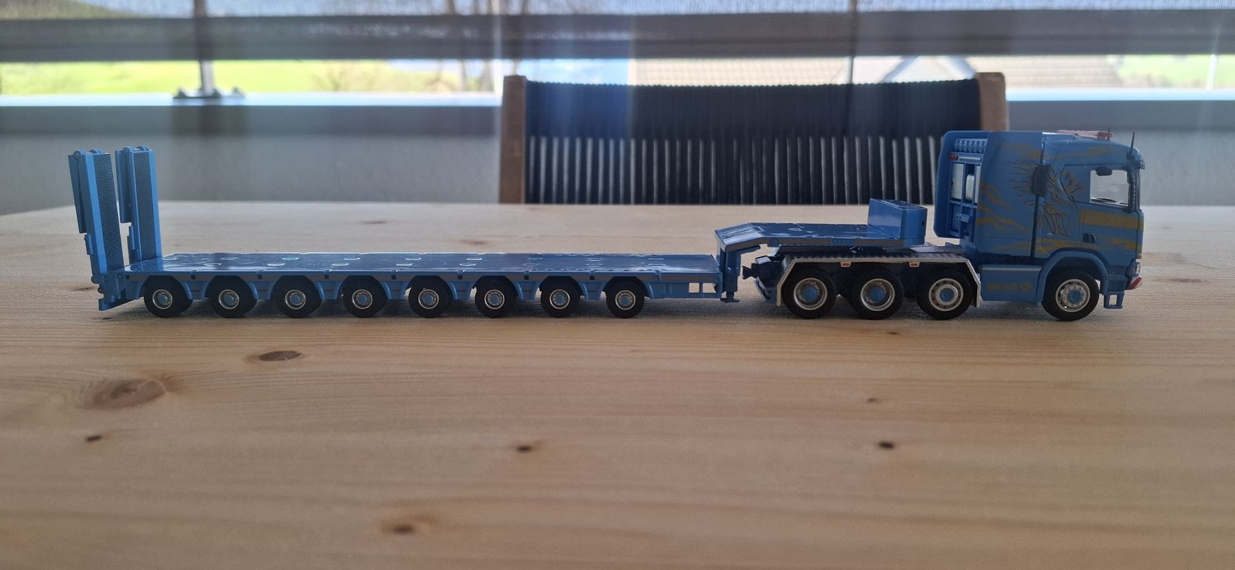 Modellbausätze & Standmodelle: Scania 650v8 mit Auflieger 1:64 – Neu und originalverpackt aus Ebnet von rafaelc17 7