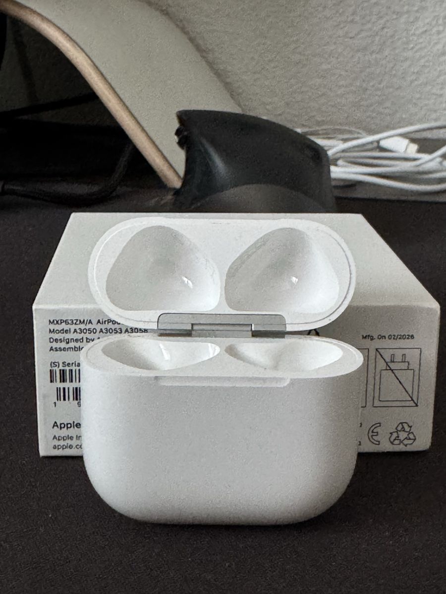 Apple Casques audio: AirPods 4 Case Only – D'occasion à Glattbrugg par mat_9wyp 2
