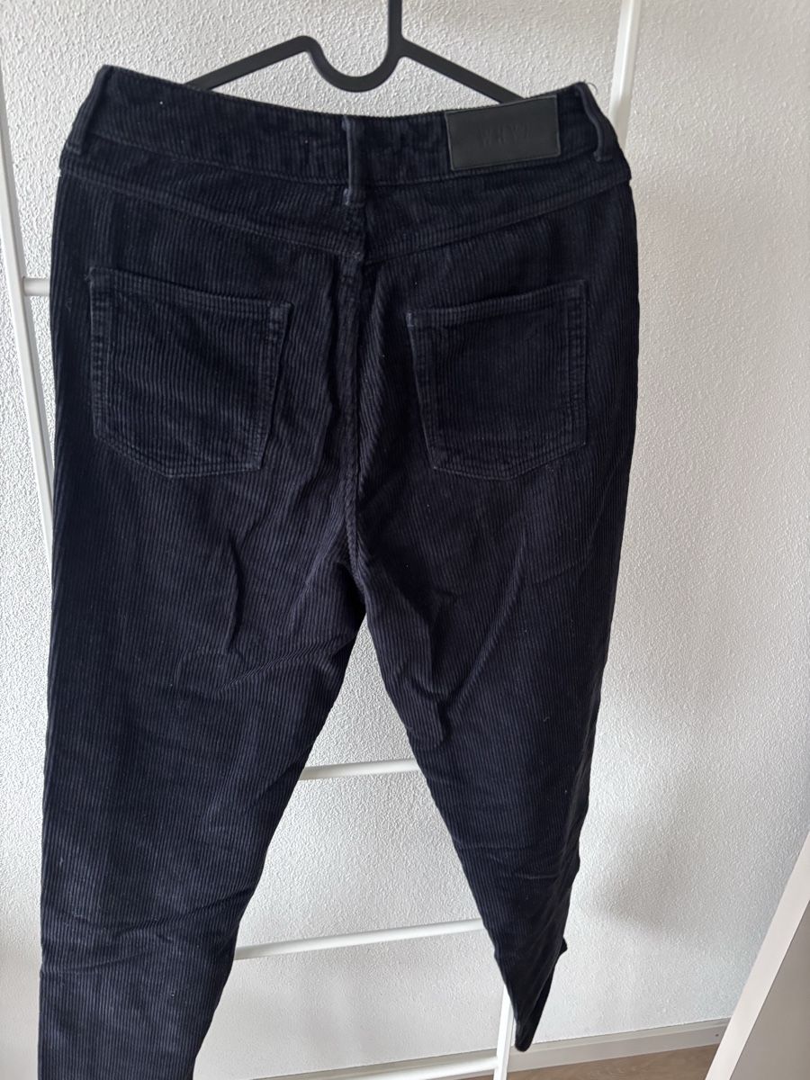 Pantaloni: Schwarze cordhose Hose – Usato da Zürich venduto da CaKoch17 2
