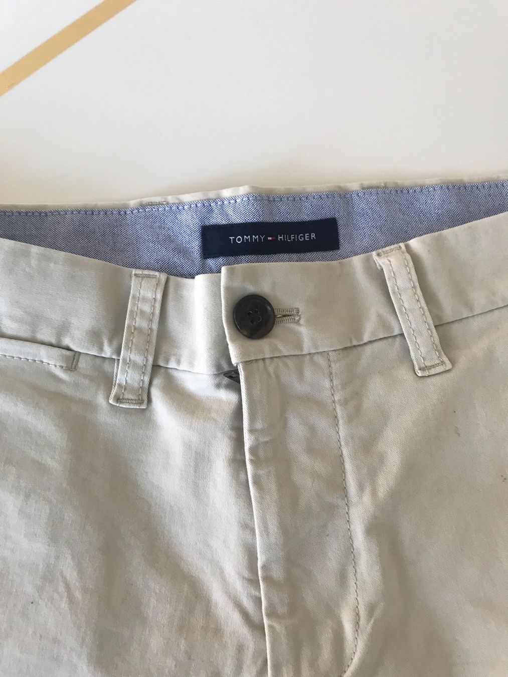 Tommy Hilfiger Pantaloni: Tommy Hilfiger, Bermudashorts, beige – Usato da Luzern venduto da Hans1937 3