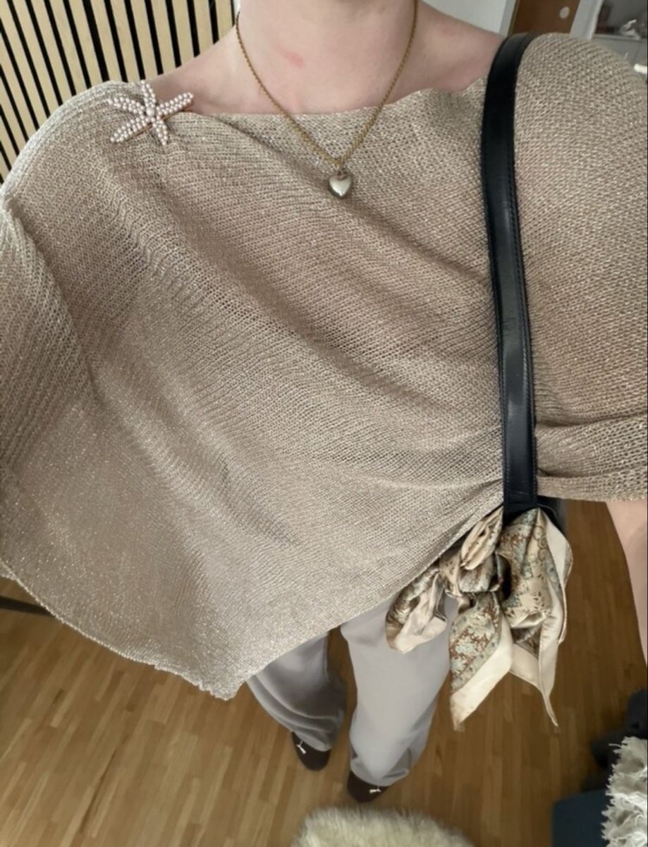 T-shirt: Damen Poncho gold – Nuovo (secondo la descrizione) da Biel/Bienne venduto da Peeeep10