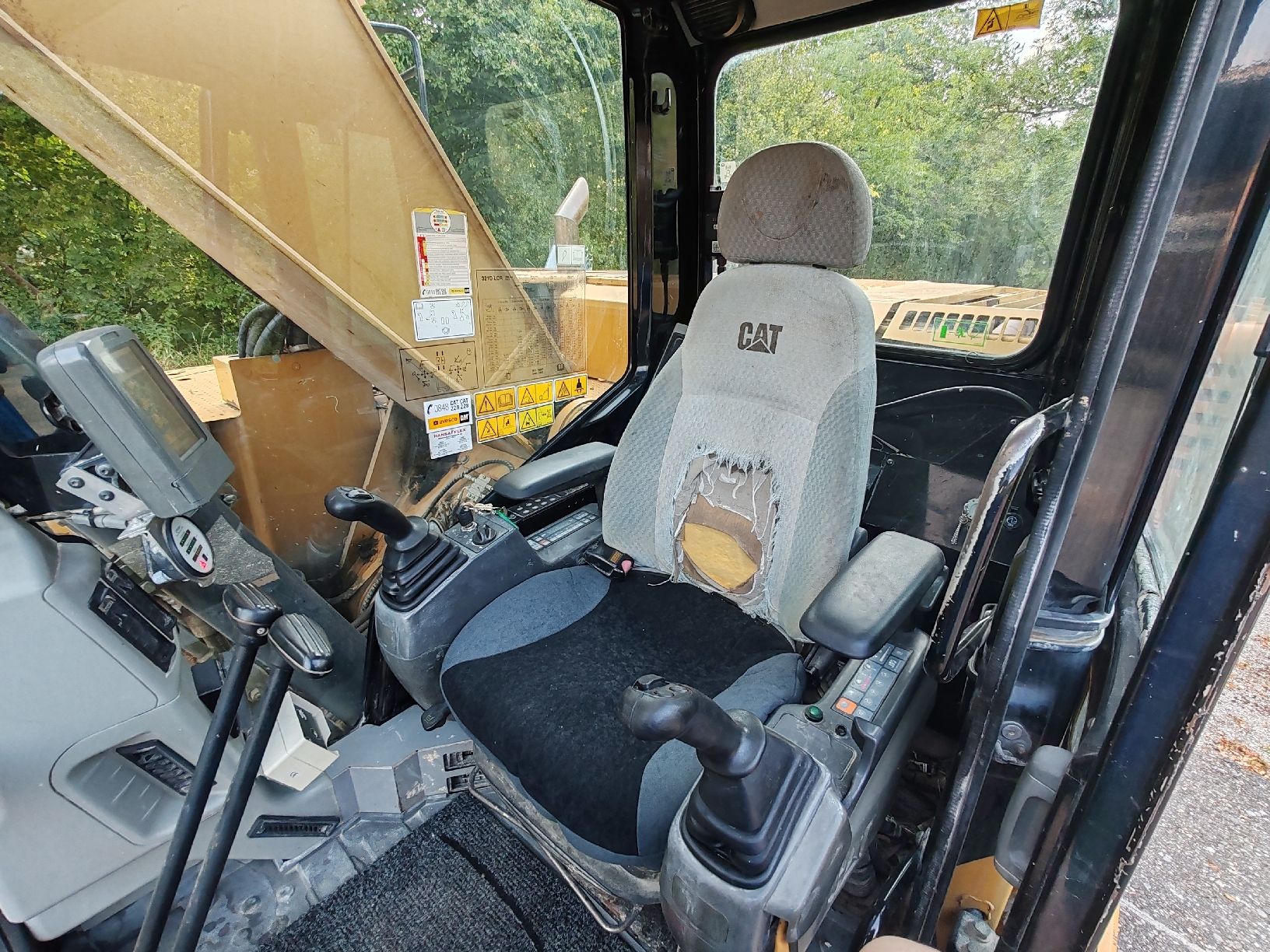 Caterpillar Escavatori: Caterpillar 321 LCR Kettenbagger – Usato da Erschwil venduto da rmr_hq7l 8