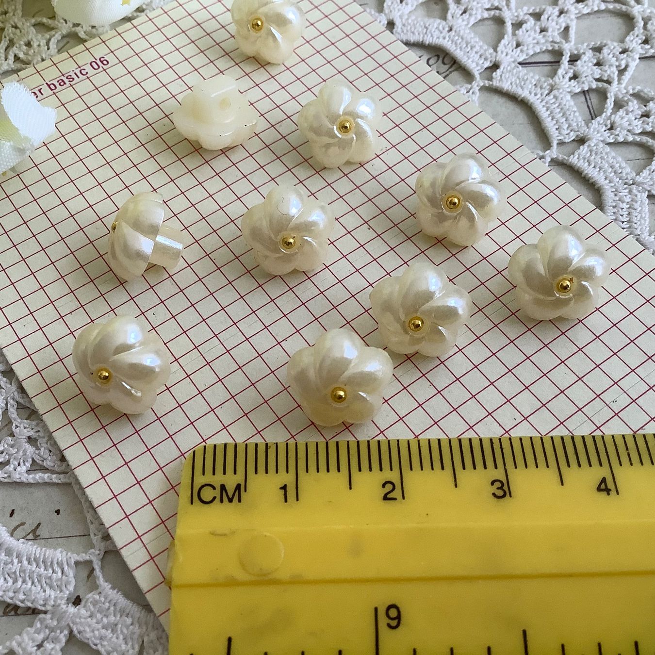 Bottoni: 10 Knopfe bouton boutons ecru beige Perle – Nuovo (secondo la descrizione) da Meyrin venduto da laservette99 1