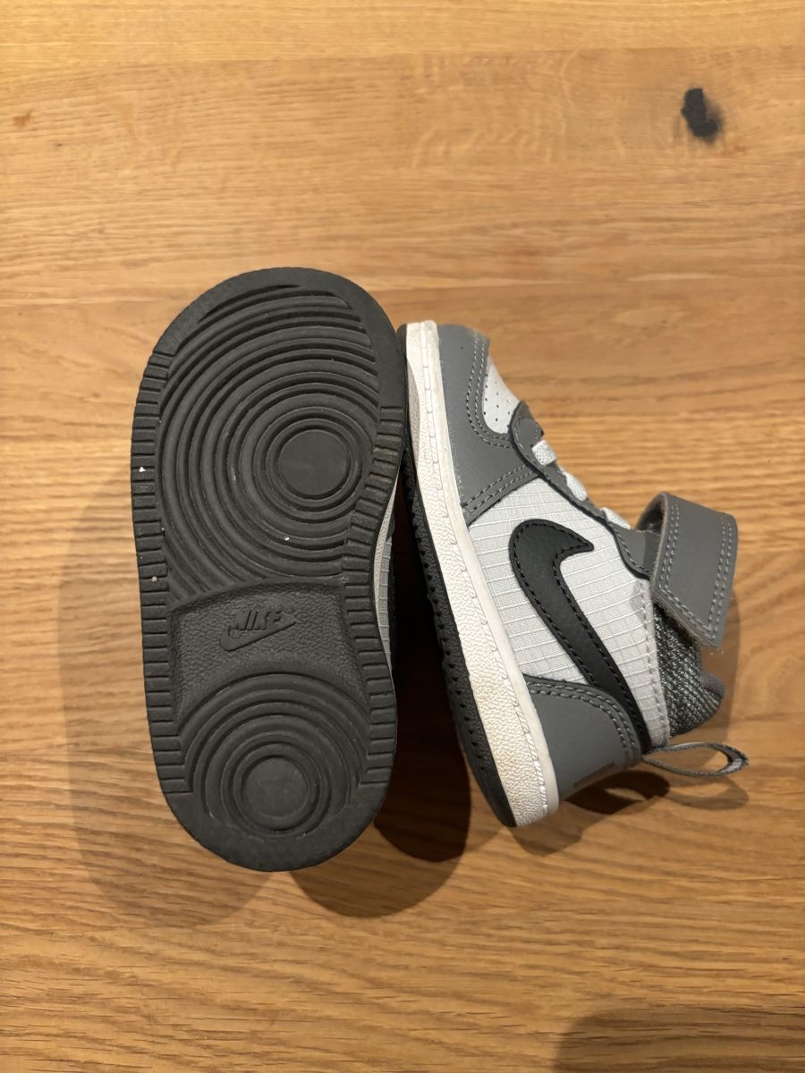 Nike Scarpe per ragazzi: Nike Turnschuh Grösse 21 – Usato da Sutz venduto da charis1411 3