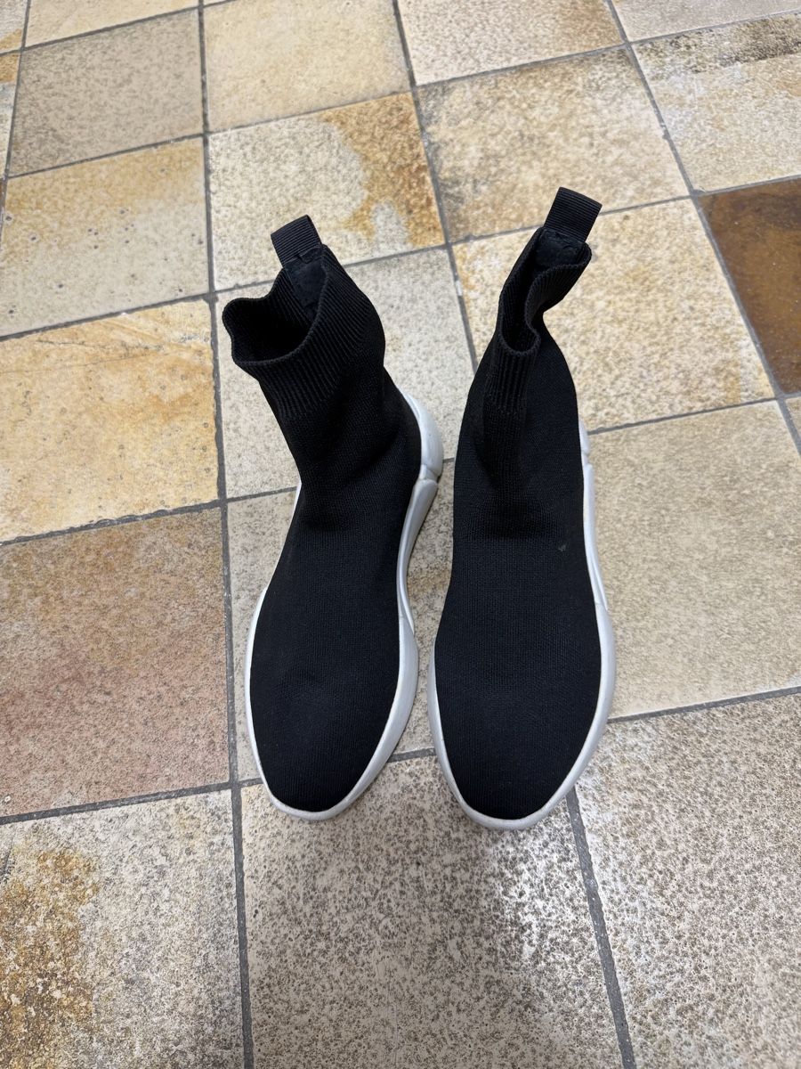 Scarpe da donna: Schwarze Sneaker-Socken-Schuhe – Usato da Basel venduto da sid_dem 1