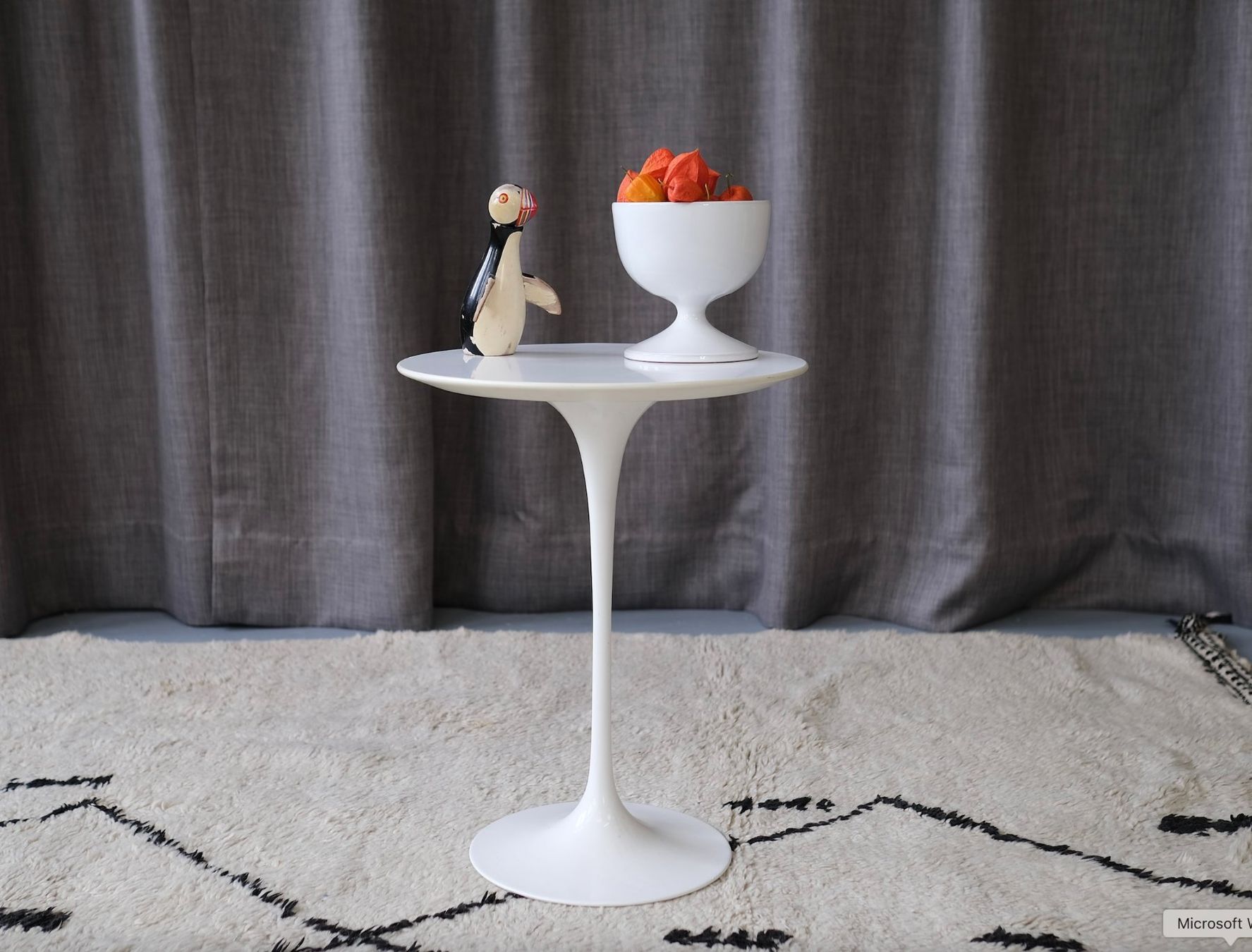 Knoll Tavoli: Eero Saarinen side table by Knoll International – Usato da Bern venduto da Zmodern_VIN 1