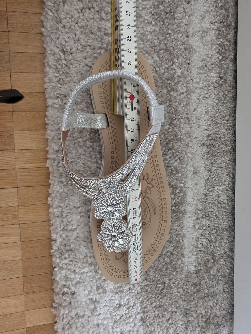Damenschuhe: Sandale silber Grösse 39 Glitzer Schmucksteine  – Gebraucht aus Laufenburg von may_r2st 4