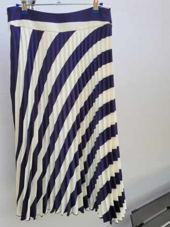 Plissee Jupe von Hugo Boss (NEU)