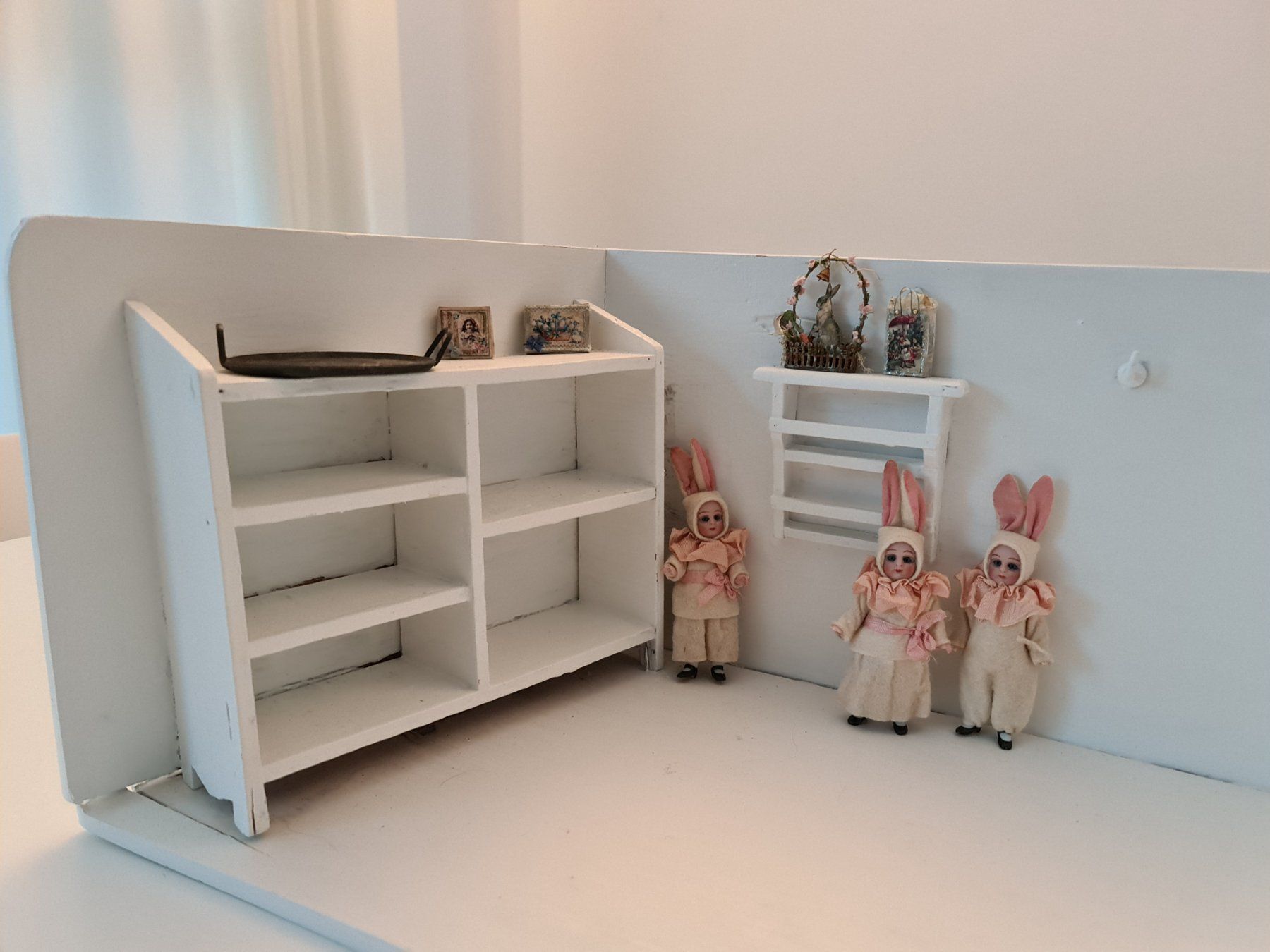 Maisons & Meubles de poupées: Antike Puppenstube / Puppenküche – D'occasion à Uster par Cruleye