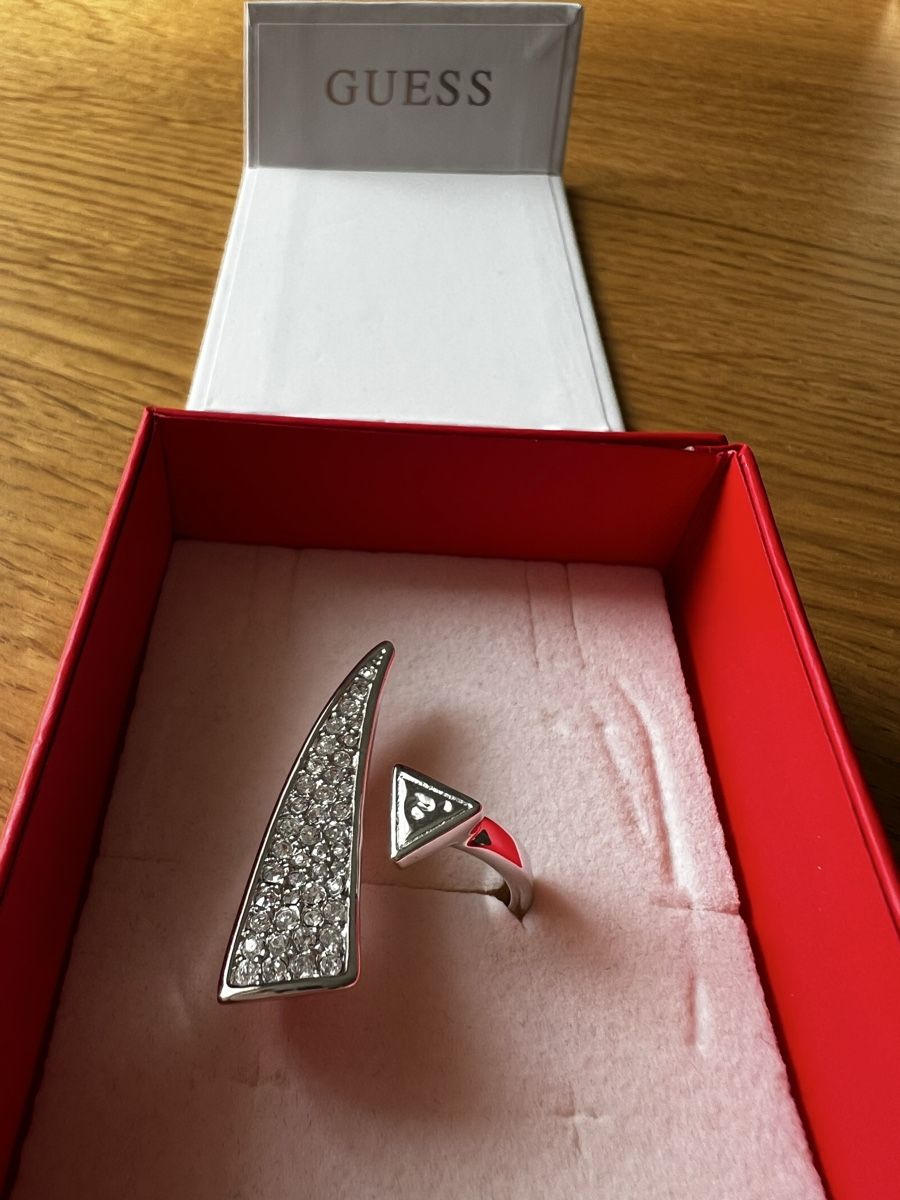 Guess Anelli: Bague Guess argentée avec strass, taille 54 – Nuovo (secondo la descrizione) da Lausanne venduto da sanout