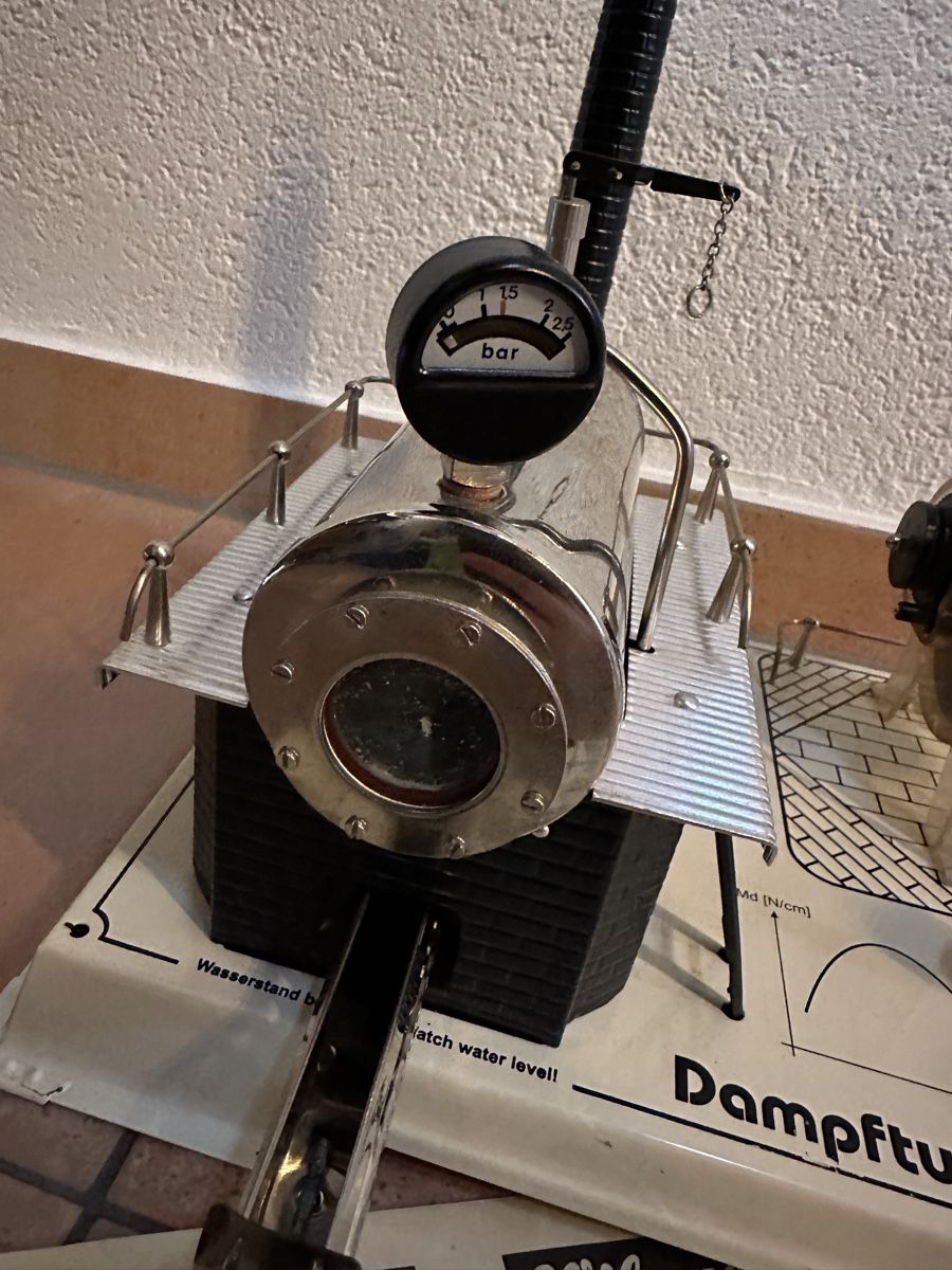 Wilesco Kit di modellismo & Modellini statici: Wilesco T90 Dampfturbine – Usato da Maseltrangen venduto da Adrian2889 2