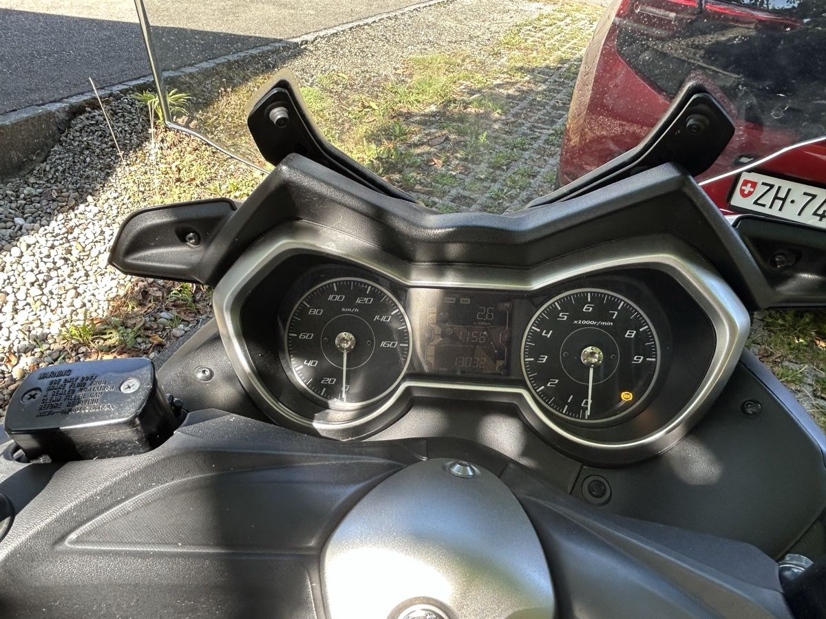 Yamaha Scooters: Yamaha X-Max 300 – Gebraucht aus Wollerau von nic_vj8g 3