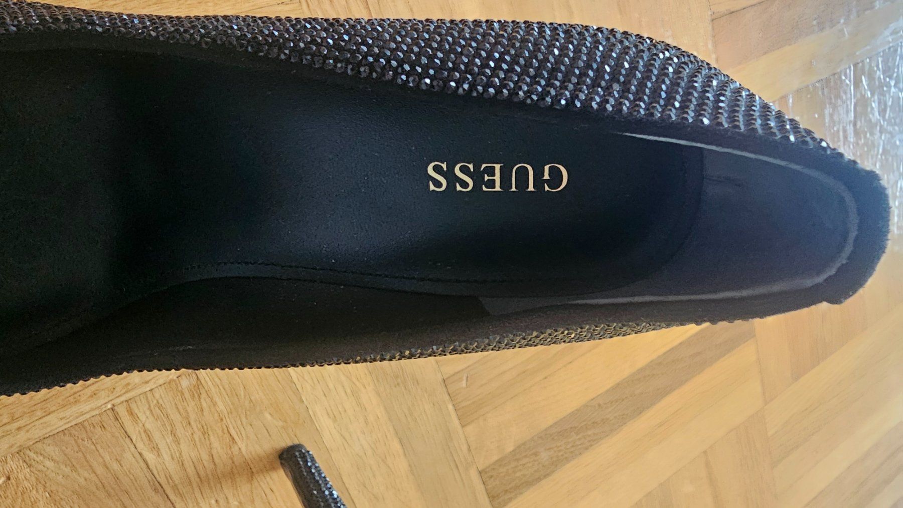 Guess Chaussures femmes: Guess Pumps schwarz Grösse 38 mit Strass – Neuf (Voir description) à Klingnau par anduril_25 3