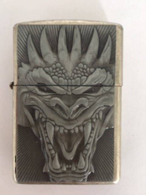Zippo Accendini: ZIPPO Drachen Kopf – Nuovo (secondo la descrizione) da Wängi venduto da elcigarro