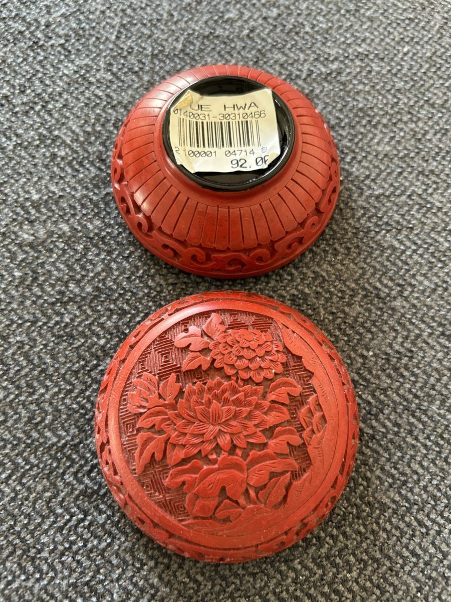 Barattoli: Chinese 1950s red peony pattern box with lid – Usato da Genève venduto da Noemie.wrmsi 5