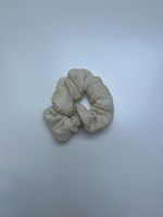 Weisser Scrunchie/Haargummi