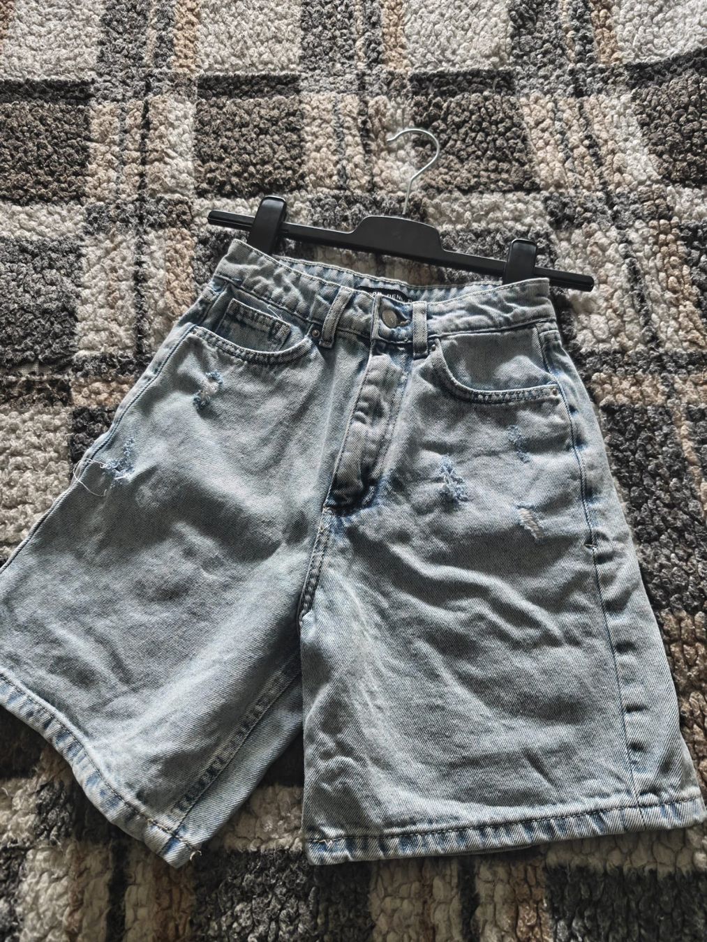 Pantaloni: Strativarius short size 32 – Usato da Affoltern am Albis venduto da DarkMaster 1