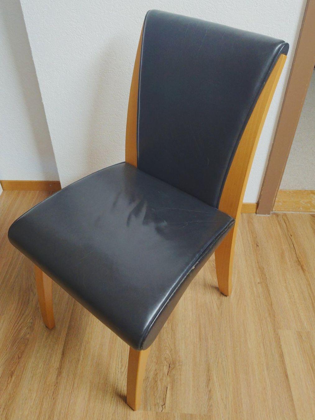 Sedie: 4 Stk. Stühle Holz schwarz – Usato da Fürigen venduto da stadlepa