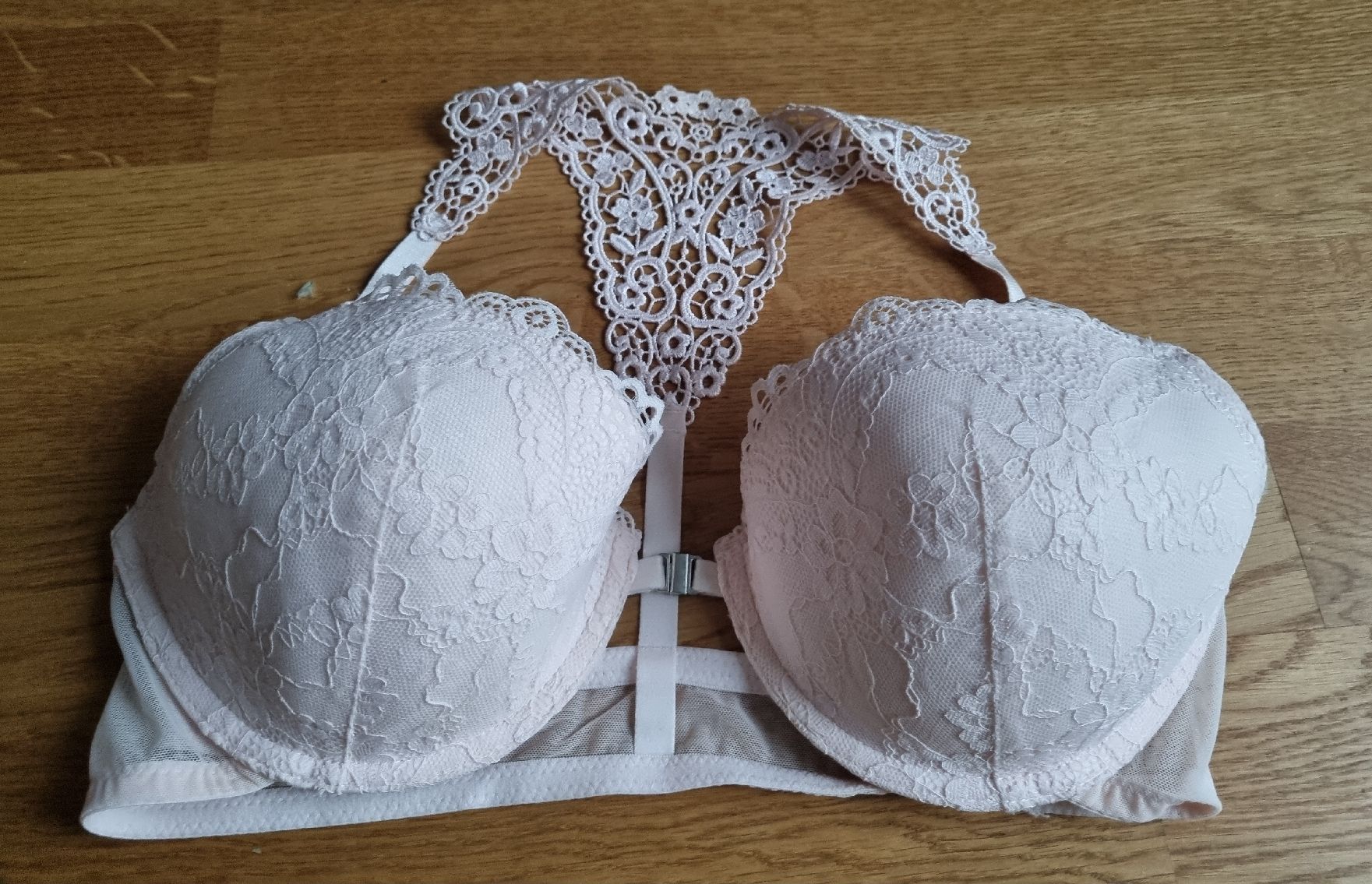 Altra biancheria intima: BH 85C – Nuovo (secondo la descrizione) da Cham venduto da Moikki