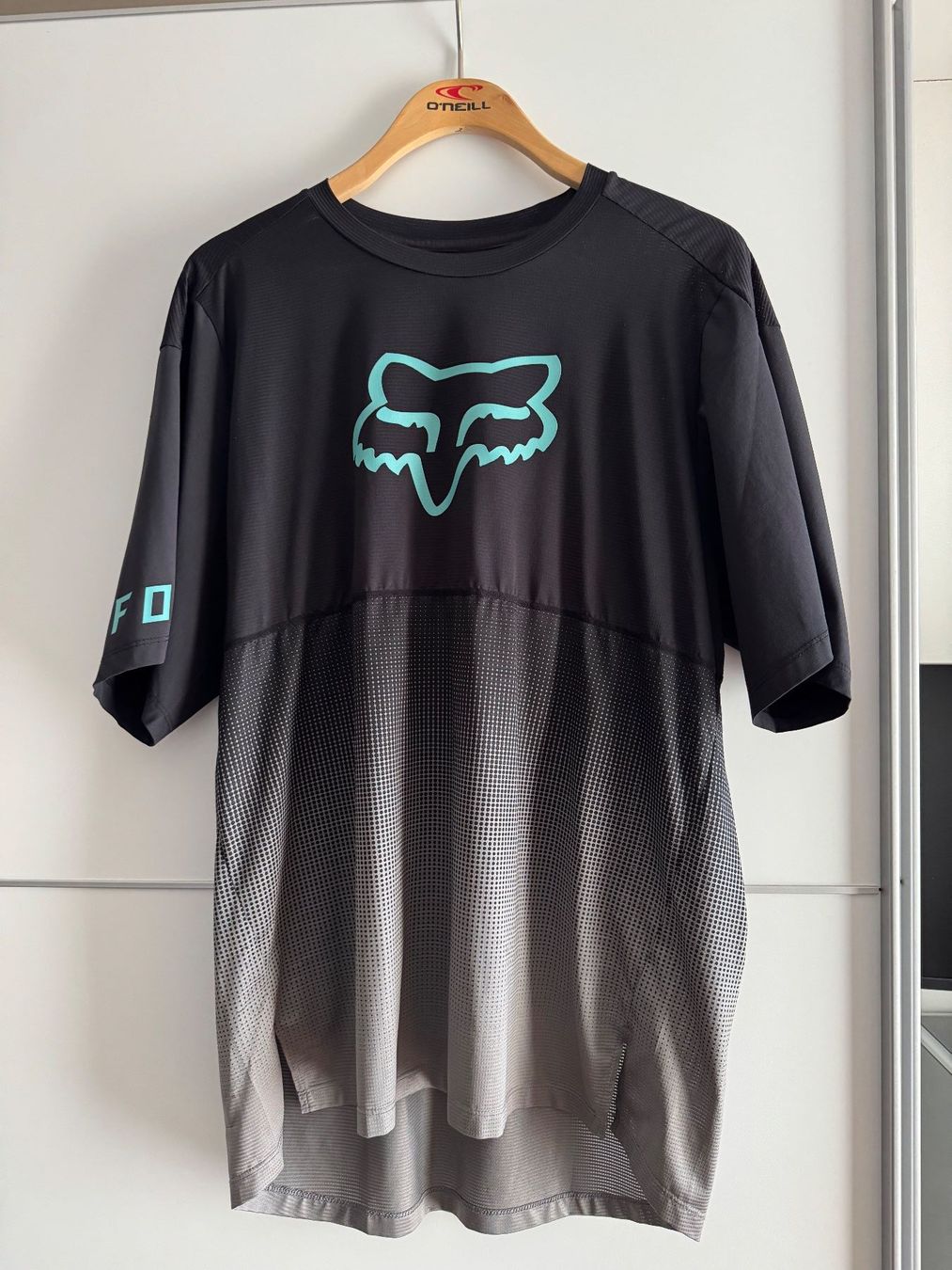 Fox Canottiere & Pantaloni: MTB Shirt FOX Flexair - Grösse XL – Usato da Einsiedeln venduto da Rona